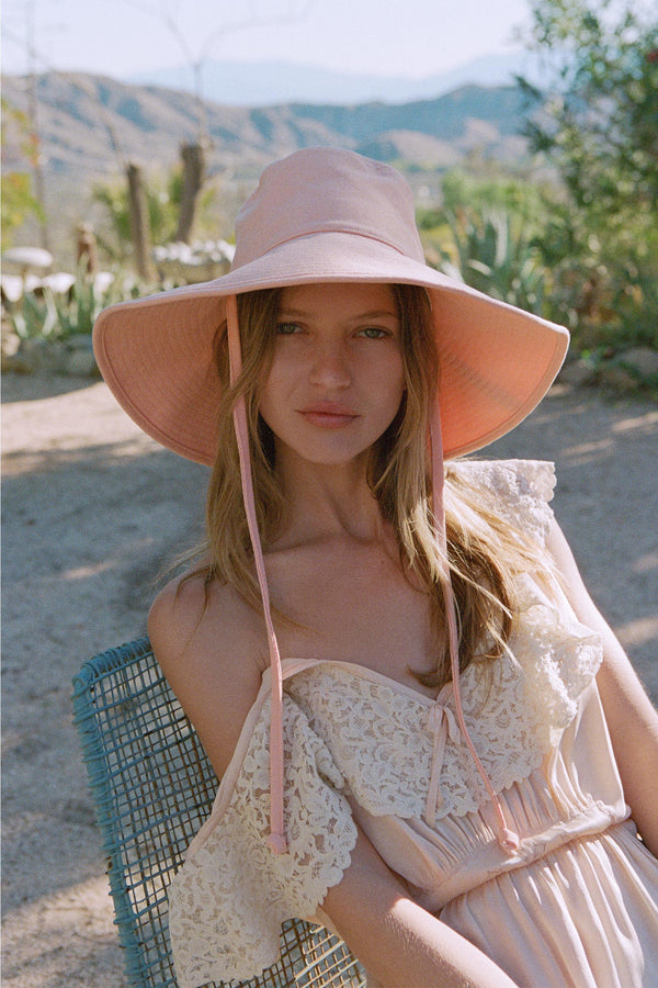 Holiday Bucket - Blush