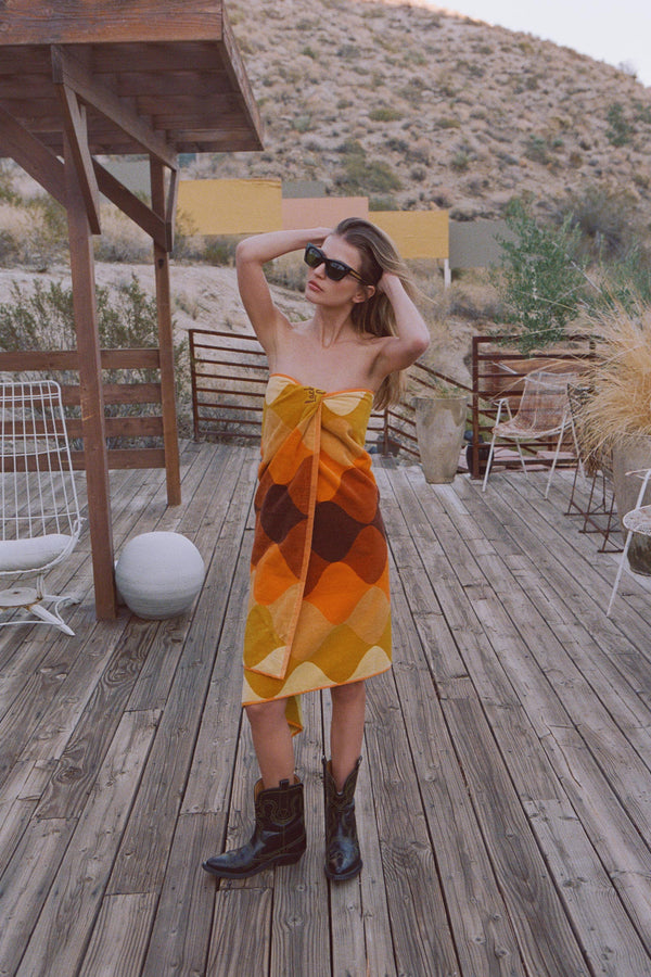 Retro Wave Towel - Pecan