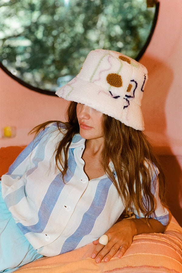 Teddy Bucket Hat (Uno Design) | Lack of Color display picture 3